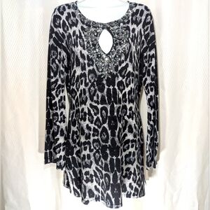 INC International Concepts Embellished Keyhole Tunic Sweater, Black/Grey, Medium